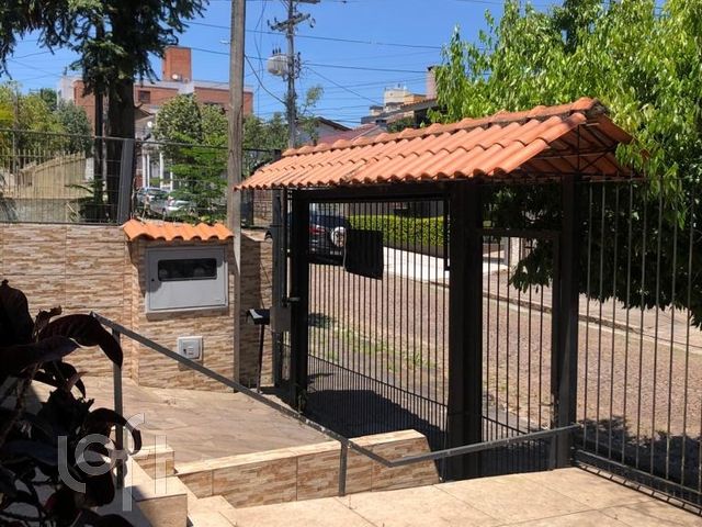 Casa com 208m², 4 dormitórios, 1 suíte, 3 vagas, Vila Ipiranga em Porto Alegre