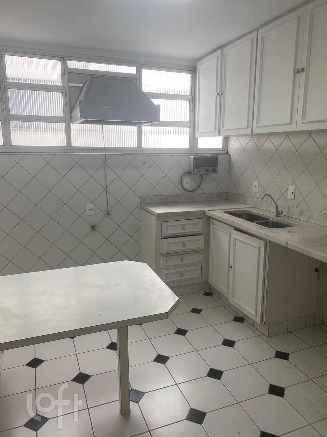 Apartamento à venda com 3 quartos, 150m² - Foto 4