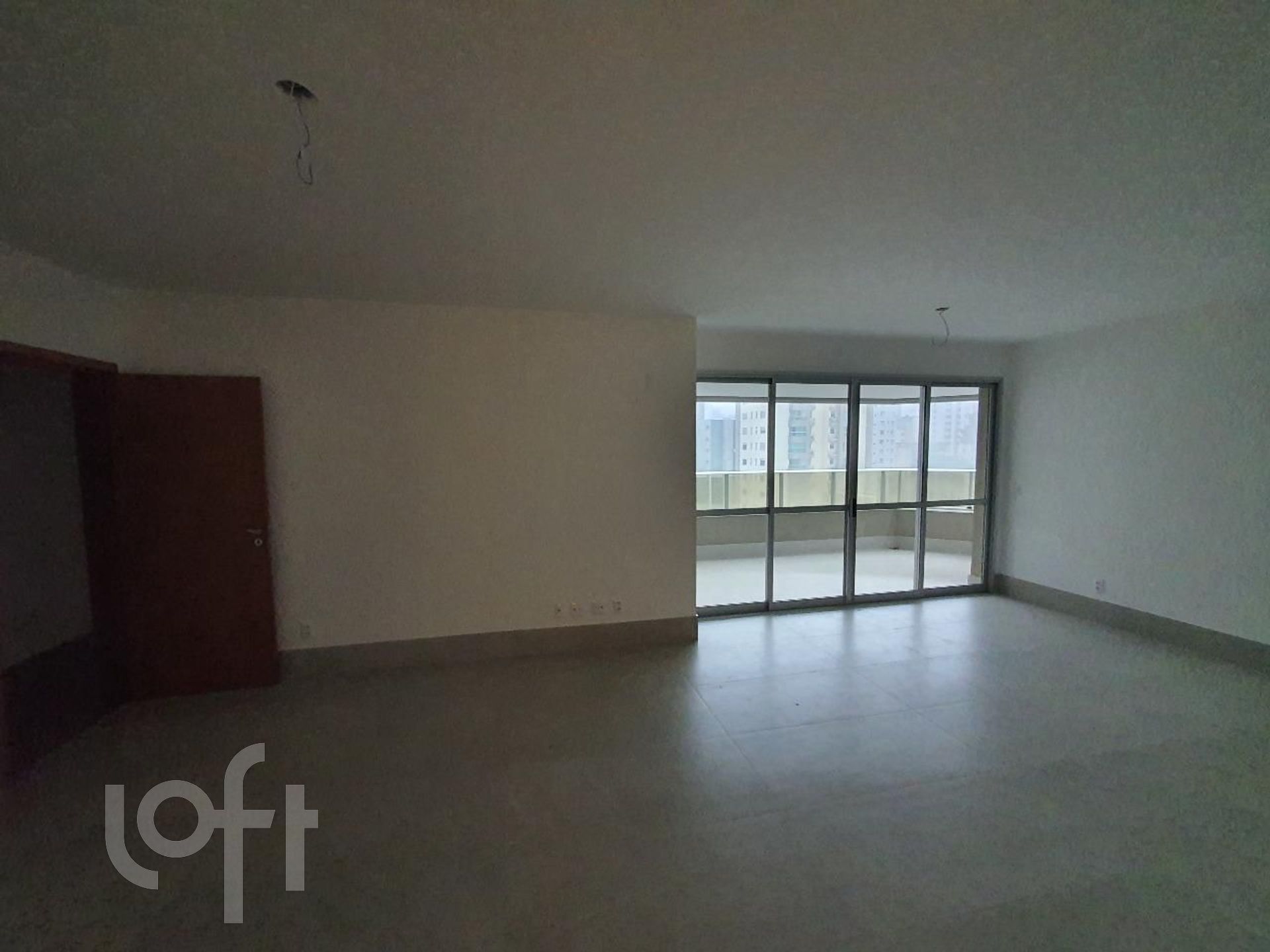 Apartamento à venda com 4 quartos, 145m² - Foto 2