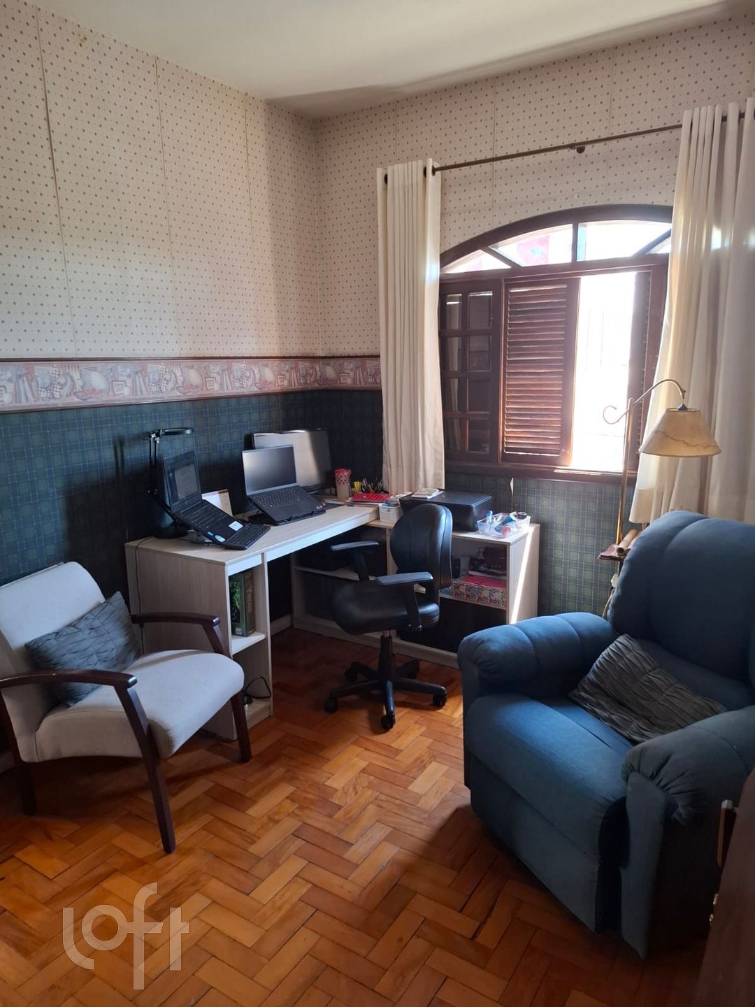 Casa à venda com 3 quartos, 300m² - Foto 1