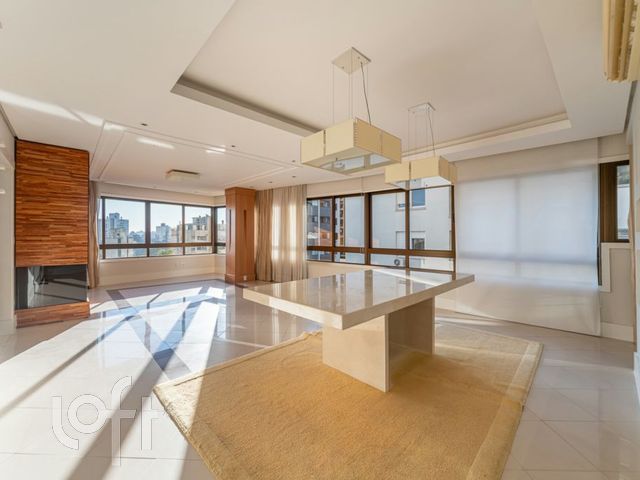 Apartamento com 182m², 3 dormitórios, 3 suítes, 3 vagas, Petrópolis em Porto Alegre