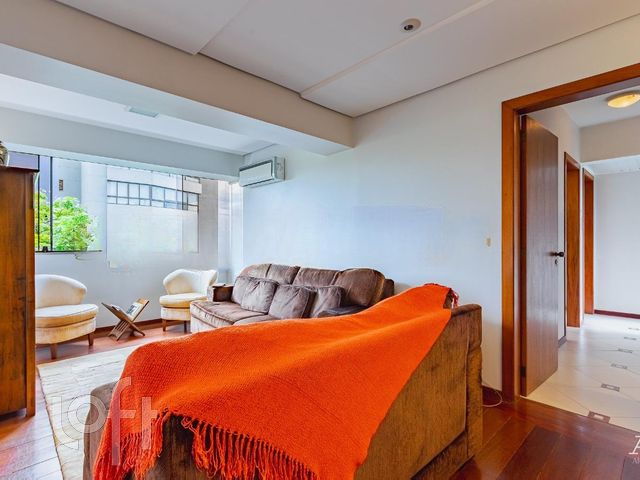 Apartamento com 91m², 3 dormitórios, 1 suíte, 1 vaga, Petrópolis em Porto Alegre