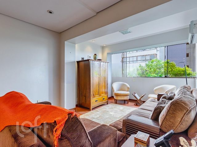 Apartamento com 91m², 3 dormitórios, 1 suíte, 1 vaga, Petrópolis em Porto Alegre