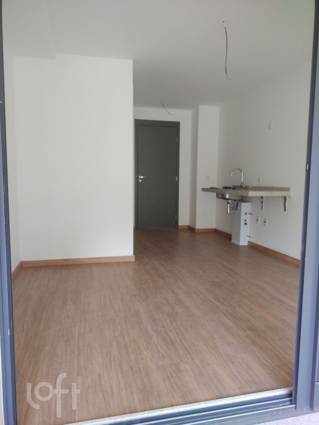 Apartamento à venda com 1 quarto, 28m² - Foto 2