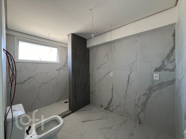 Apartamento com 130m², 3 dormitórios, 1 suíte, 2 vagas, Petrópolis em Porto Alegre
