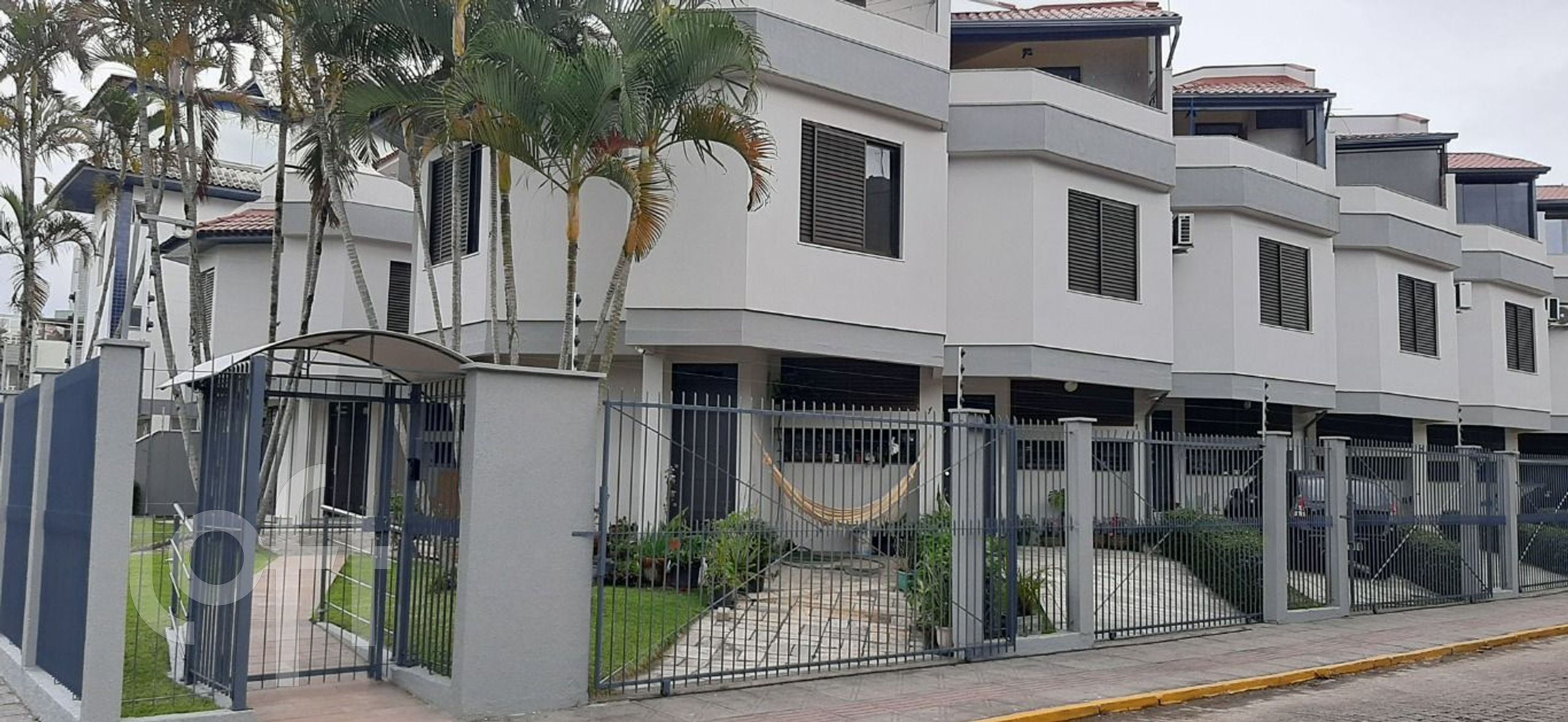 Casa Residencial com 112m², 3 quartos, 1 suíte, 1 garagem, no bairro Canasvieiras em Florianópolis