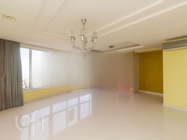 Apartamento com 104m², 3 dormitórios, 1 suíte, 2 vagas, São João em Porto Alegre