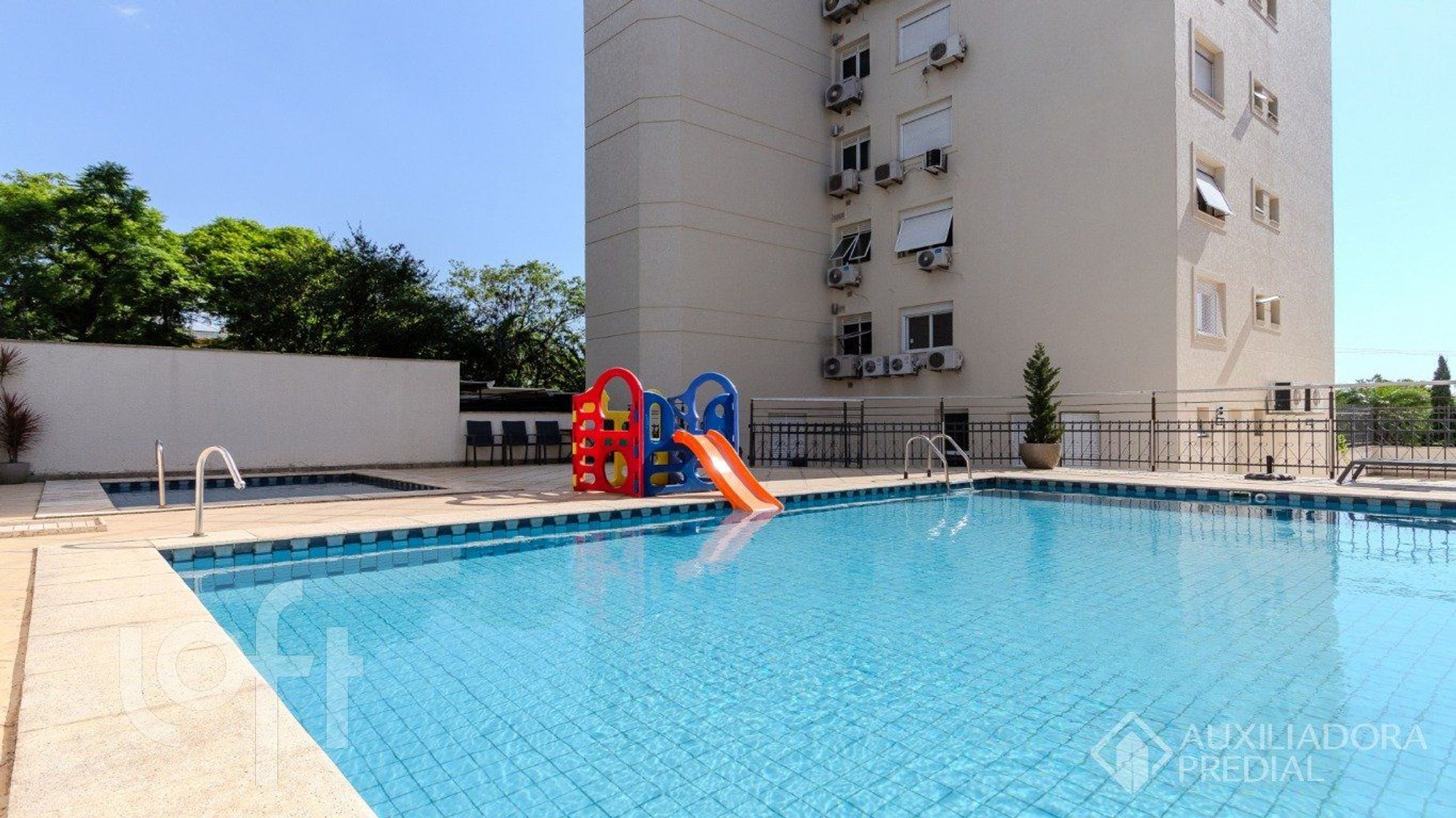 Apartamento com 104m², 3 dormitórios, 1 suíte, 2 vagas, São João em Porto Alegre