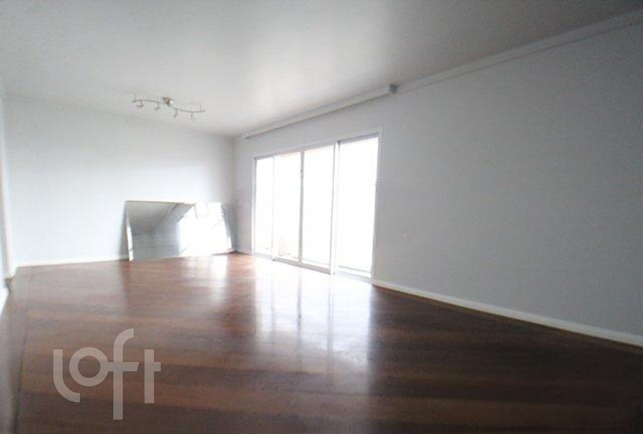 Apartamento à venda com 3 quartos, 125m² - Foto 3