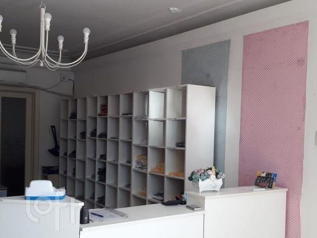 Casa com 250m², 4 dormitórios, 1 suíte, 3 vagas, Menino Deus em Porto Alegre