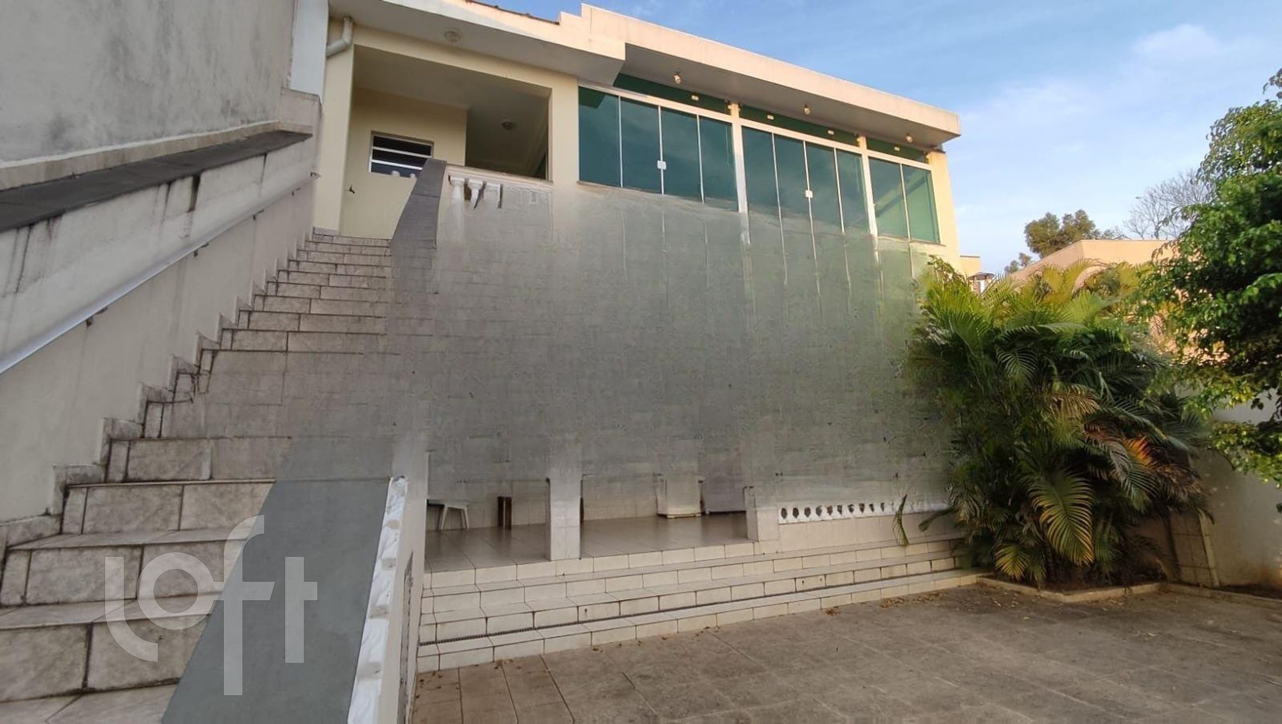 Casa à venda com 3 quartos, 234m² - Foto 2