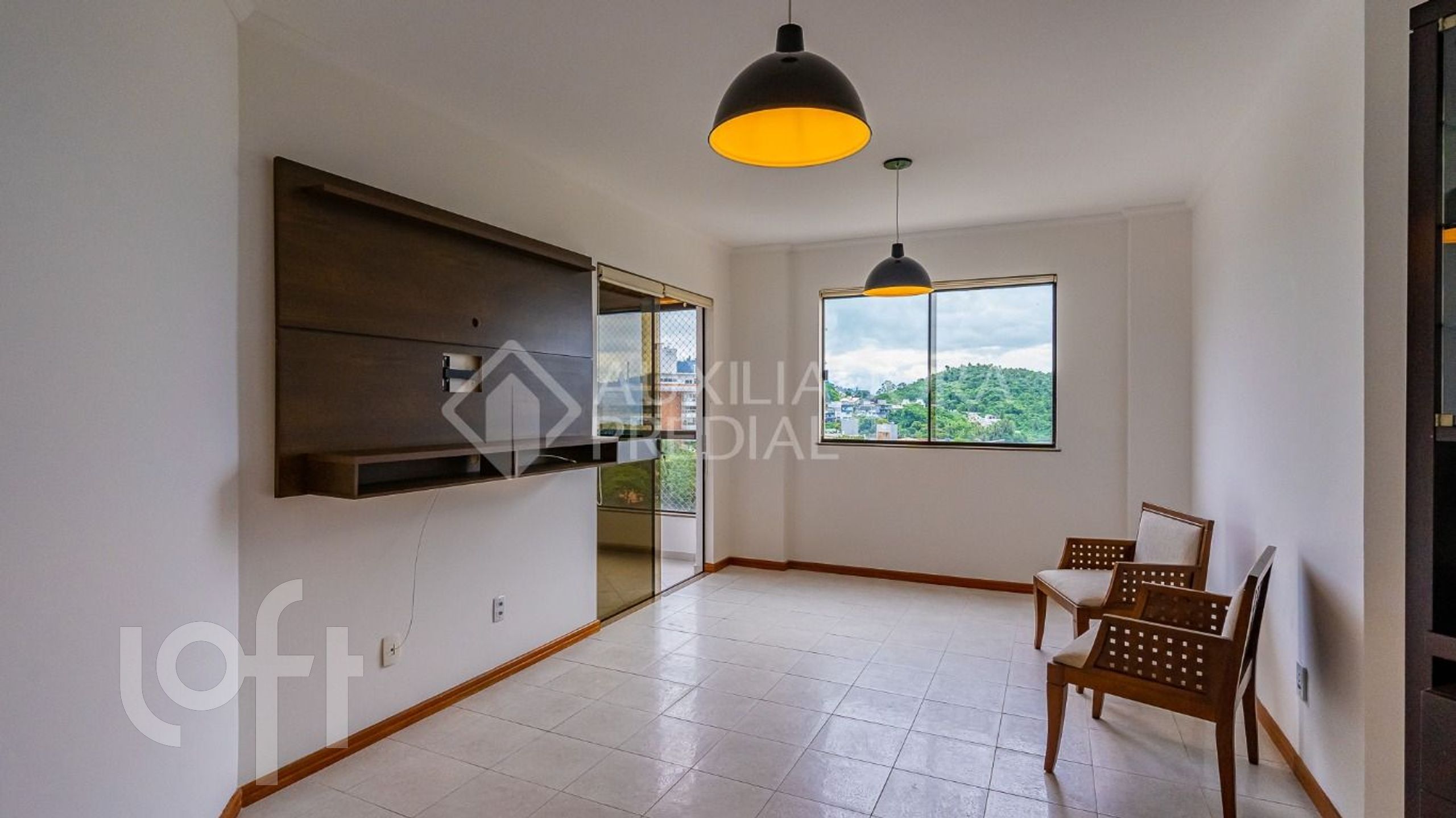Apartamentos com 139m², 4 quartos, 1 suíte, 2 garagens, no bairro João Paulo em Florianópolis