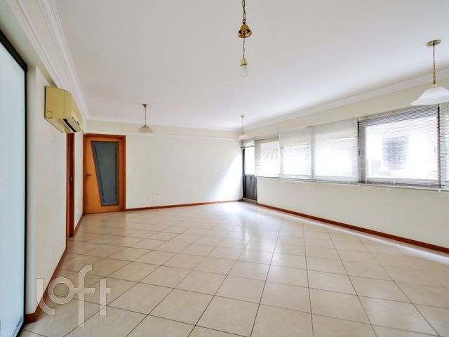 Apartamento com 119m², 3 dormitórios, 1 suíte, 2 vagas, Rio Branco em Porto Alegre