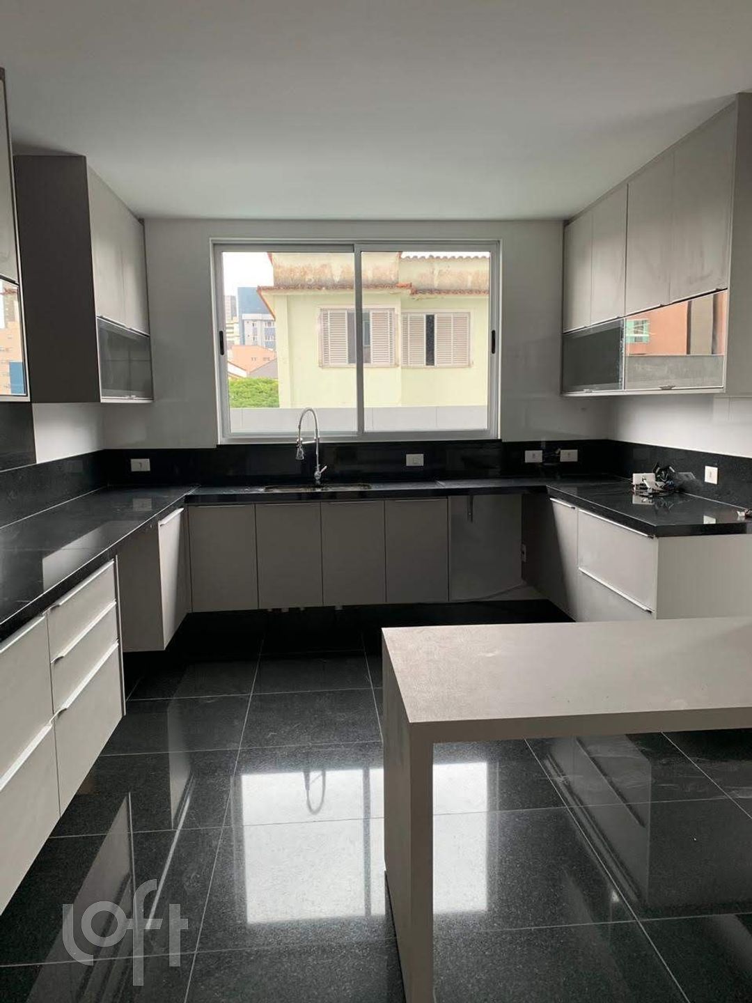 Apartamento à venda com 4 quartos, 282m² - Foto 11