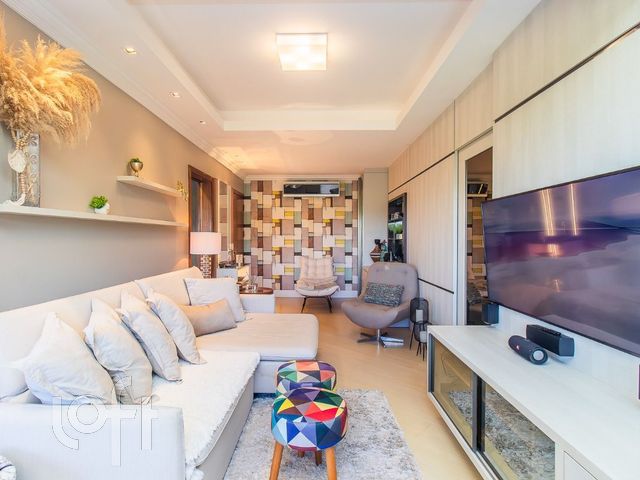 Apartamento com 90m², 3 dormitórios, 1 suíte, 2 vagas, Petrópolis em Porto Alegre