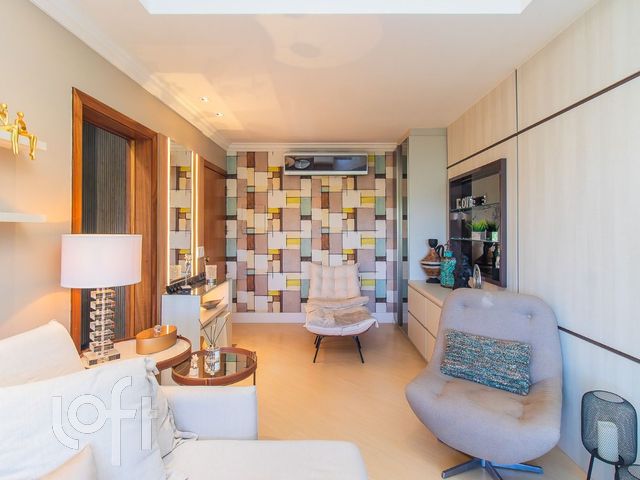 Apartamento com 90m², 3 dormitórios, 1 suíte, 2 vagas, Petrópolis em Porto Alegre