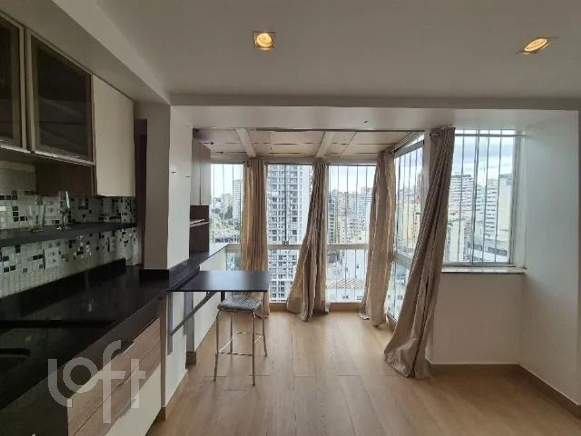 Apartamento à venda com 2 quartos, 36m² - Foto 1