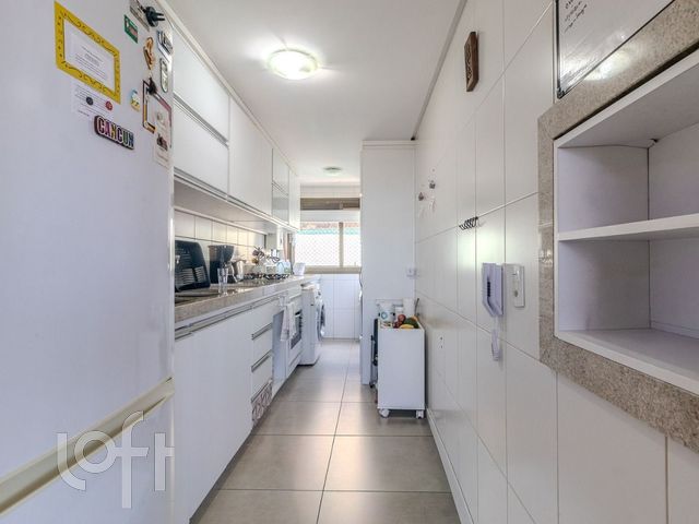 Apartamento com 96m², 3 dormitórios, 1 suíte, 2 vagas, Higienópolis em Porto Alegre