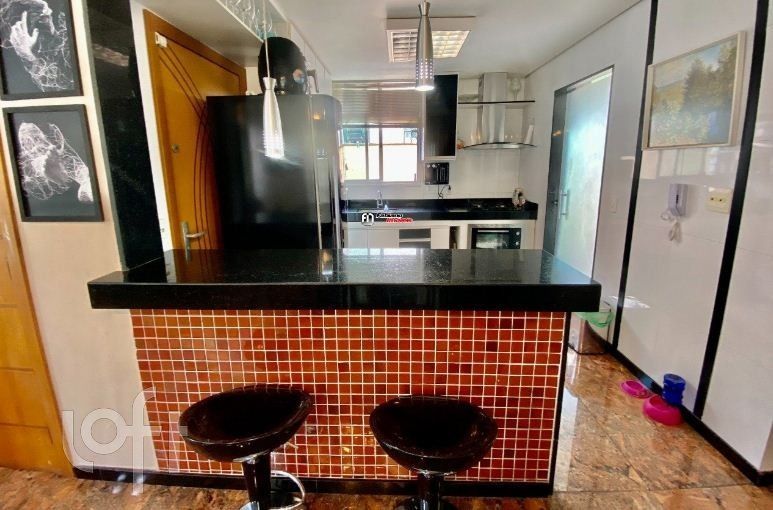 Apartamento à venda com 3 quartos, 180m² - Foto 8