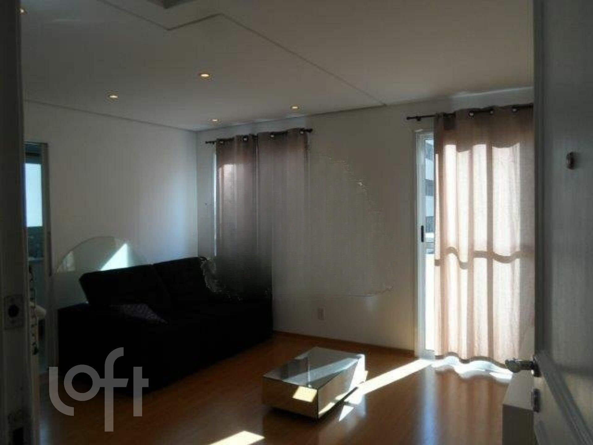 Apartamento à venda com 2 quartos, 76m² - Foto 1