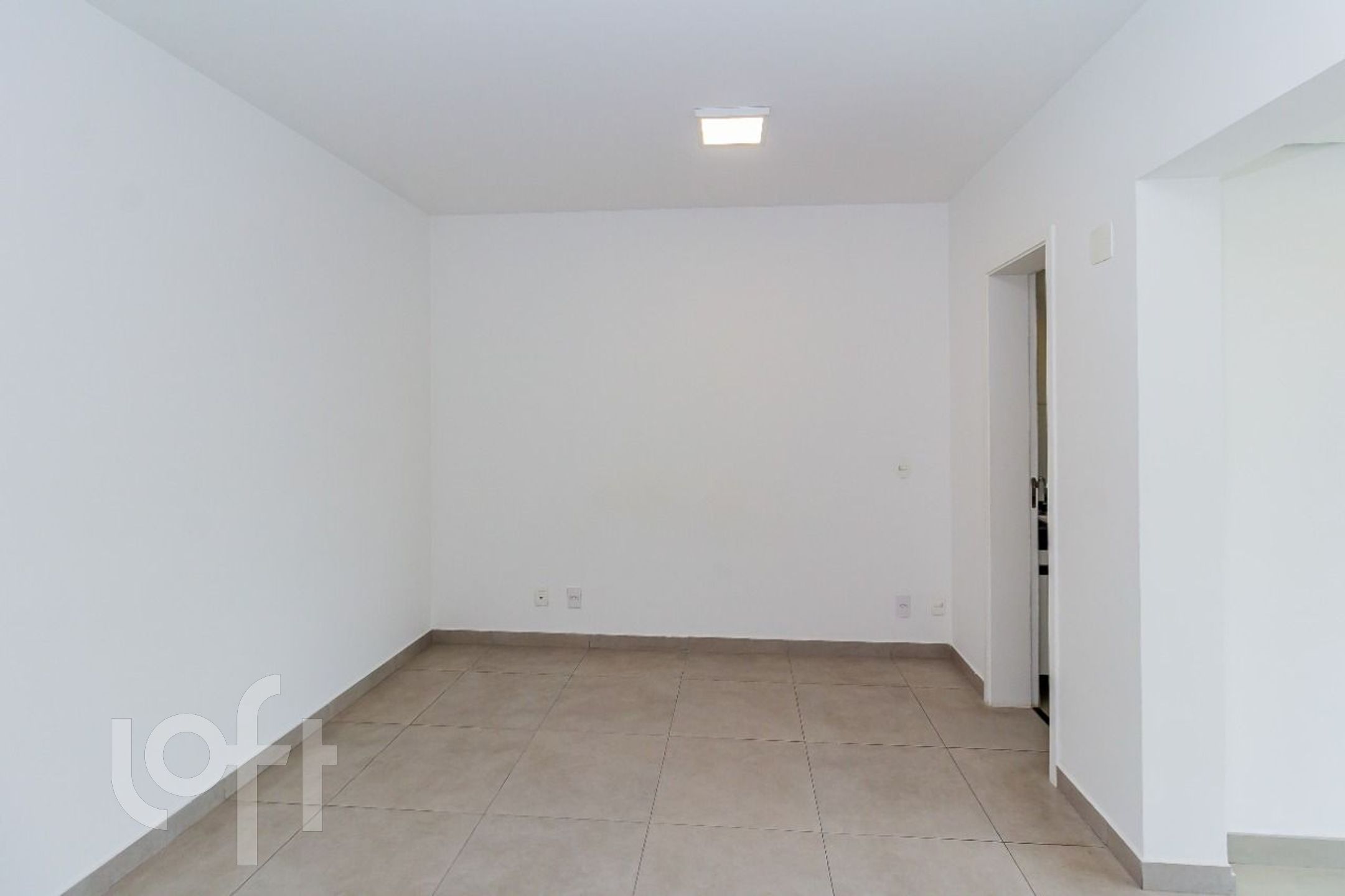 Apartamento à venda com 1 quarto, 33m² - Foto 2