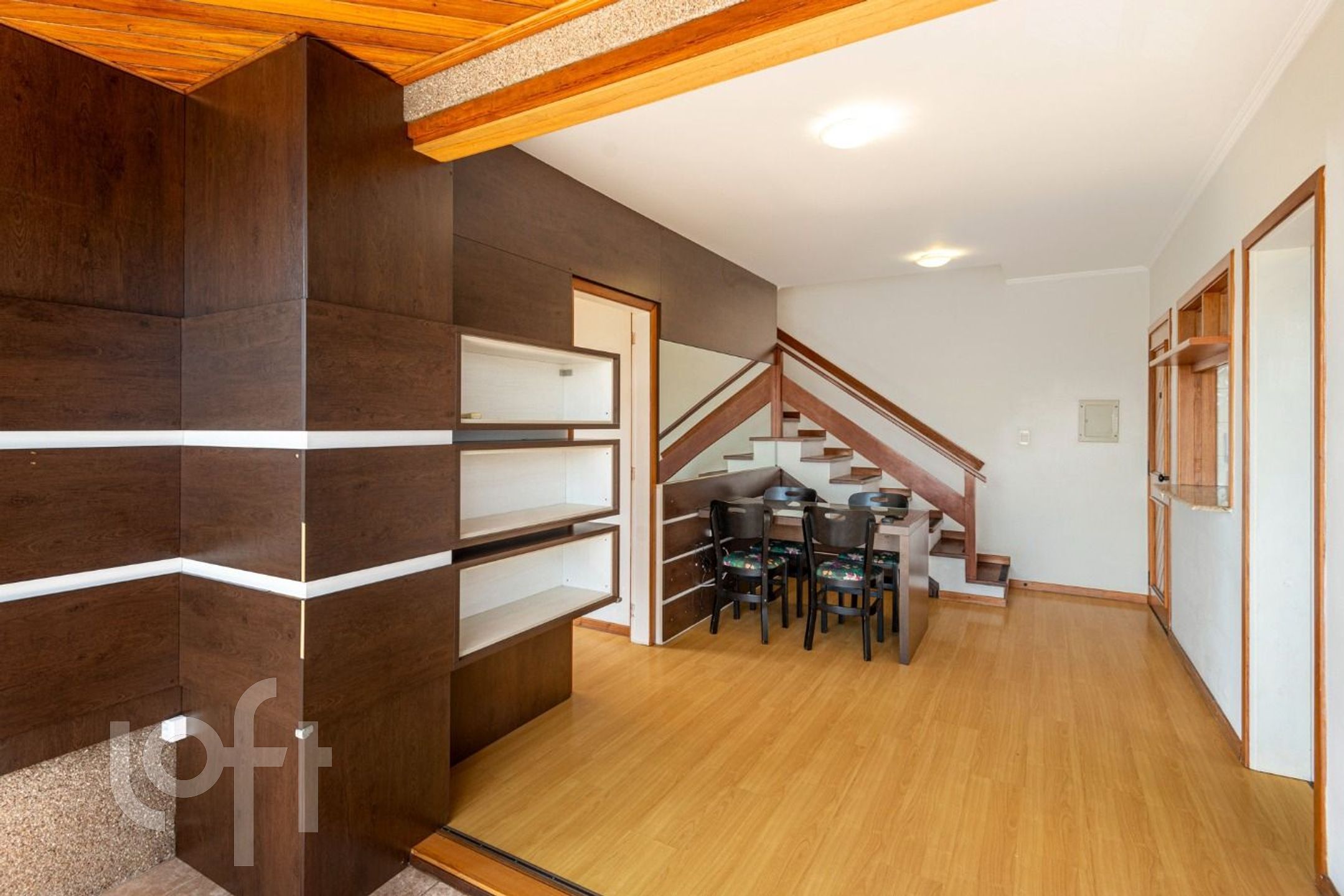 Apartamento com 142m², 2 dormitórios, 1 suíte, 2 vagas, Floresta em Porto Alegre