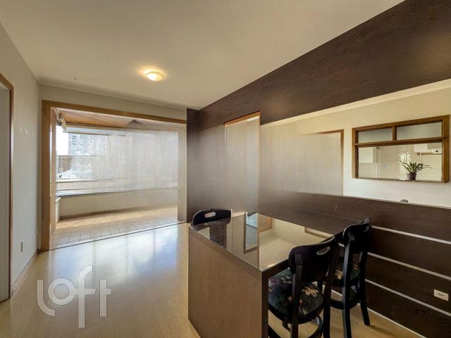 Apartamento com 142m², 2 dormitórios, 1 suíte, 2 vagas, Floresta em Porto Alegre