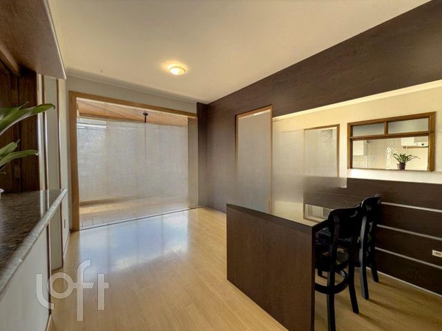 Apartamento com 142m², 2 dormitórios, 1 suíte, 2 vagas, Floresta em Porto Alegre