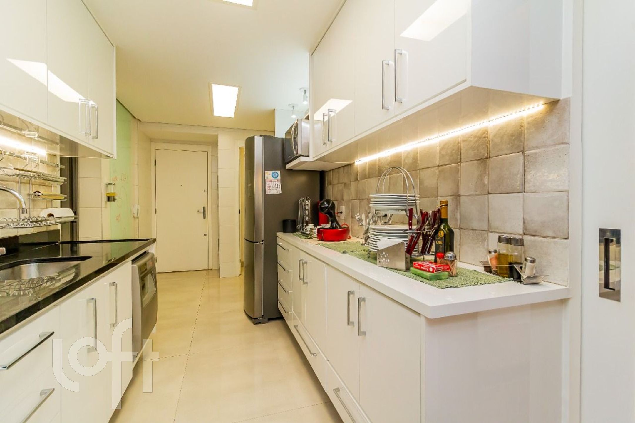 Apartamento à venda com 3 quartos, 174m² - Foto 25