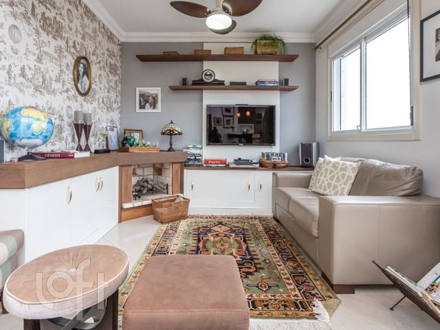 Apartamento com 94m², 3 dormitórios, 1 suíte, 2 vagas, Petrópolis em Porto Alegre