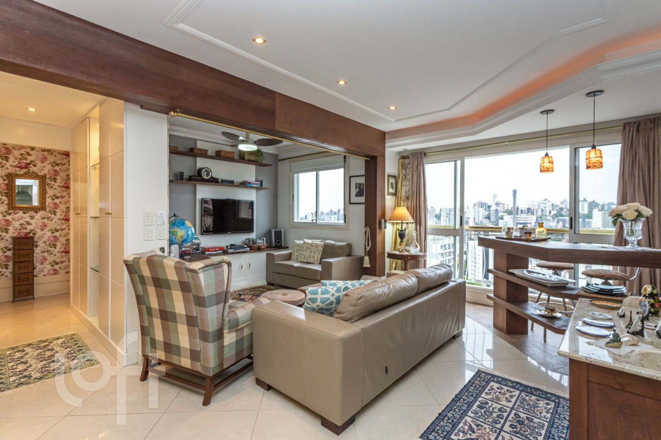 Apartamento com 94m², 3 dormitórios, 1 suíte, 2 vagas, Petrópolis em Porto Alegre