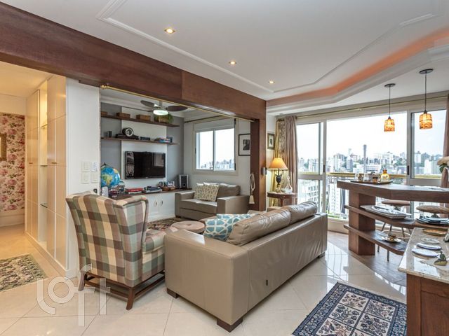 Apartamento com 94m², 3 dormitórios, 1 suíte, 2 vagas, Petrópolis em Porto Alegre