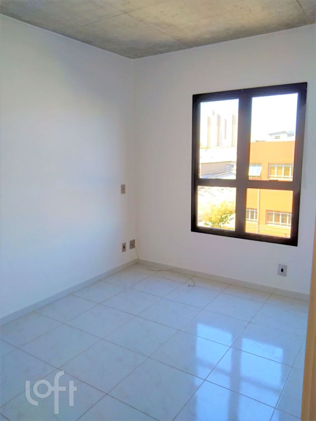 Apartamento à venda com 2 quartos, 69m² - Foto 3