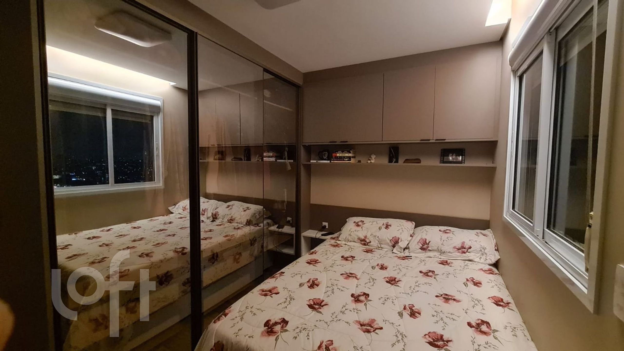 Apartamento à venda com 2 quartos, 66m² - Foto 4