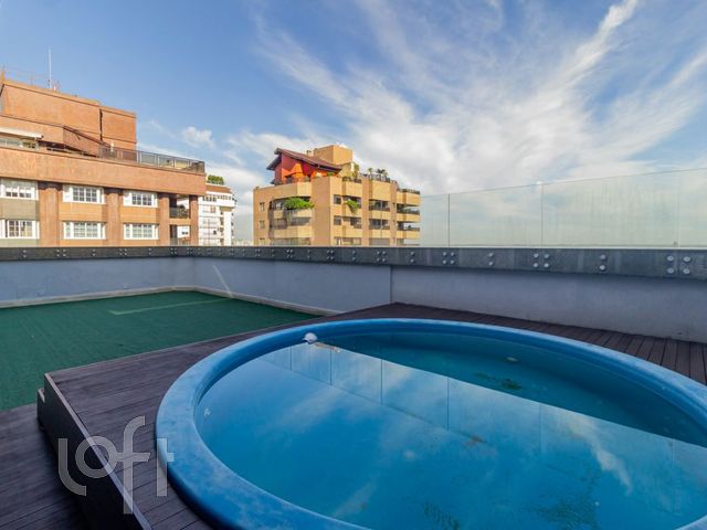 Apartamento com 500m², 4 dormitórios, 4 suítes, 3 vagas, Moinhos de Vento em Porto Alegre