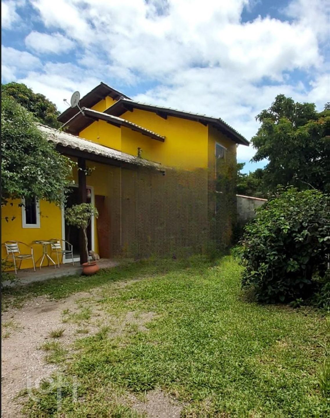 Casa Residencial com 190m², 3 quartos, 2 suítes, 3 garagens, no bairro Campeche Leste em Florianópolis