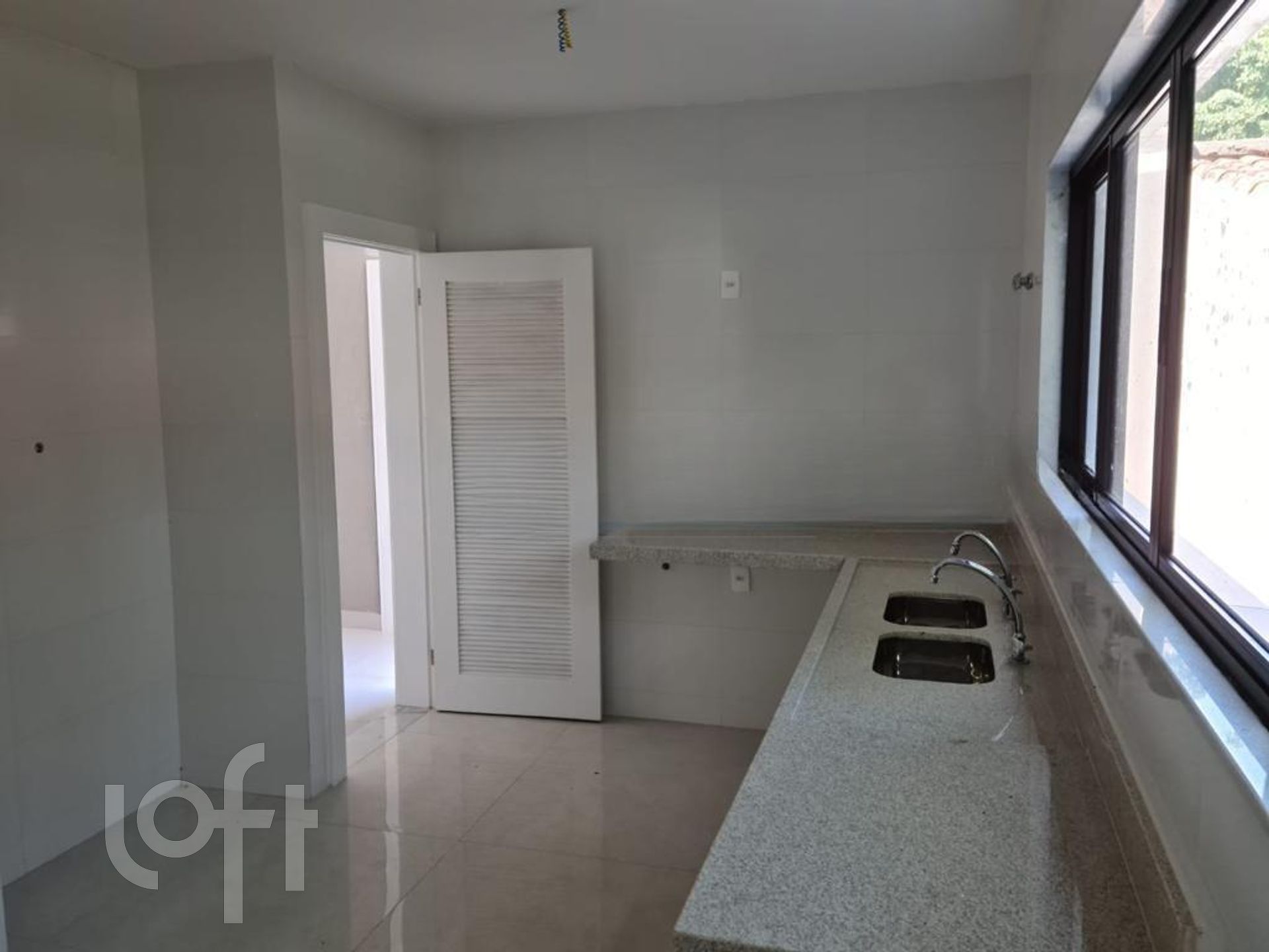 Casa à venda com 4 quartos, 350m² - Foto 33