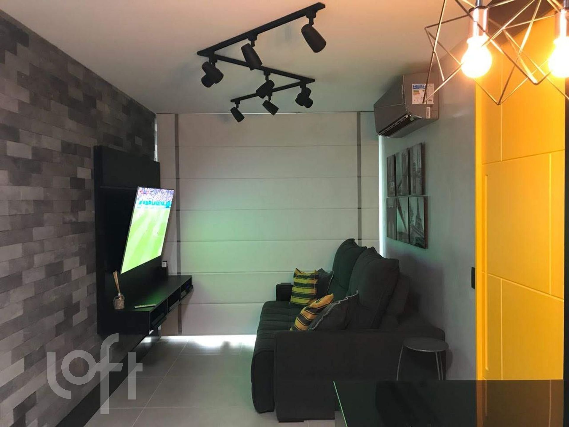 Apartamento à venda com 1 quarto, 50m² - Foto 1