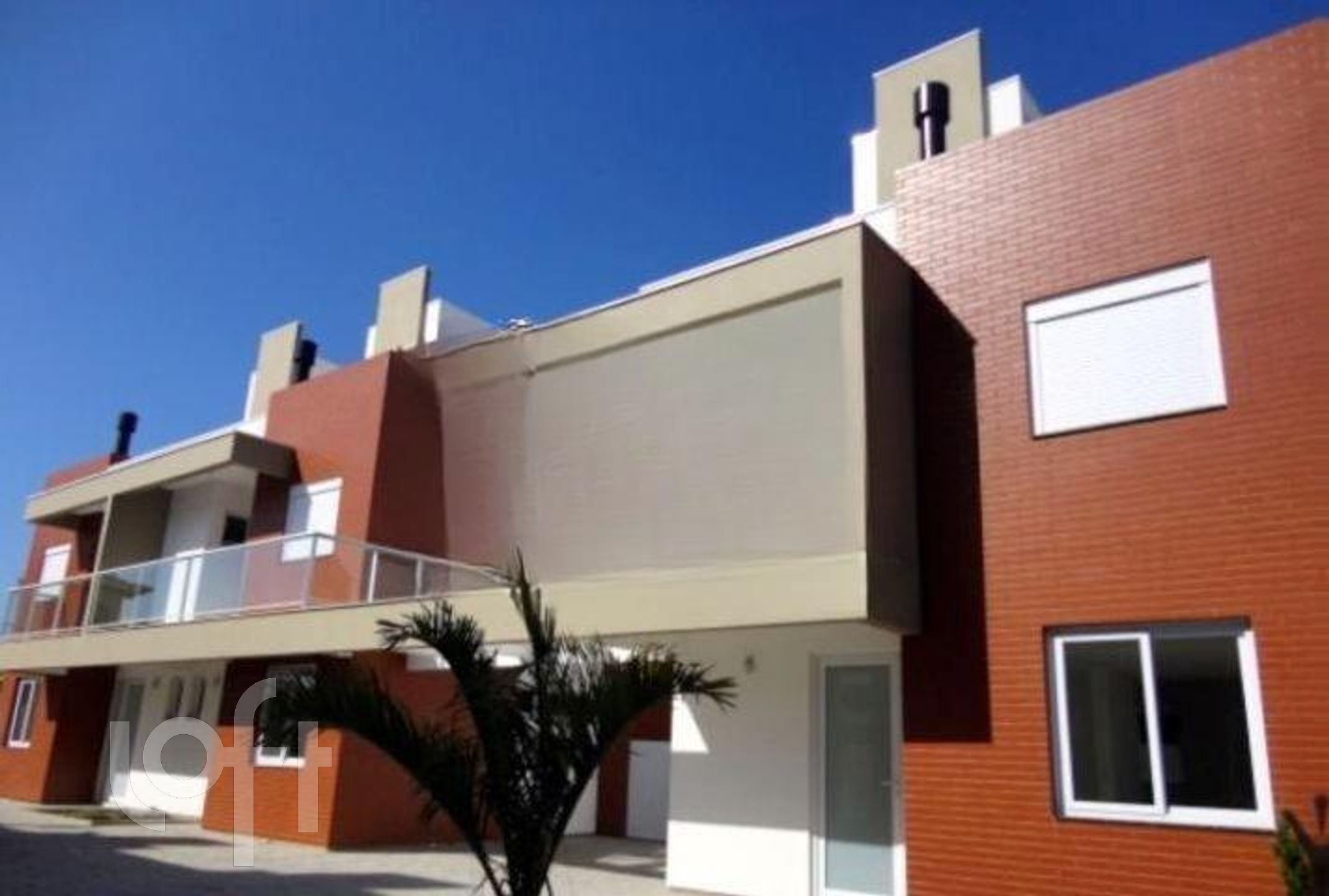 Casa Residencial com 140m², 3 quartos, 1 suíte, no bairro Moenda em Florianópolis