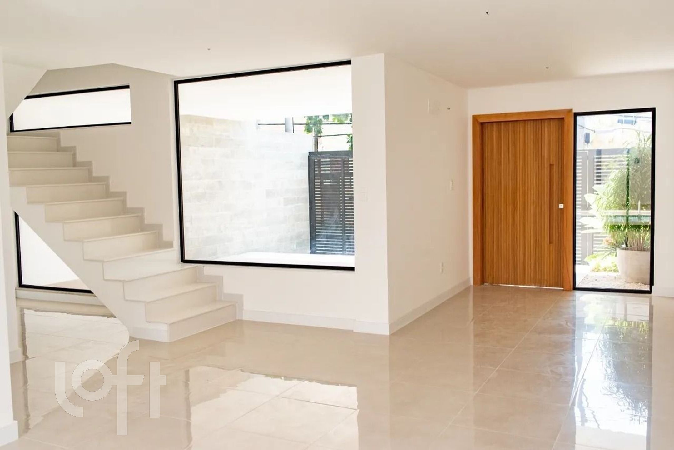 Casa à venda em Jardim Guanabara (Ilha do Governador) com 265 m², 4 quartos, 4 suítes, 2 vagas