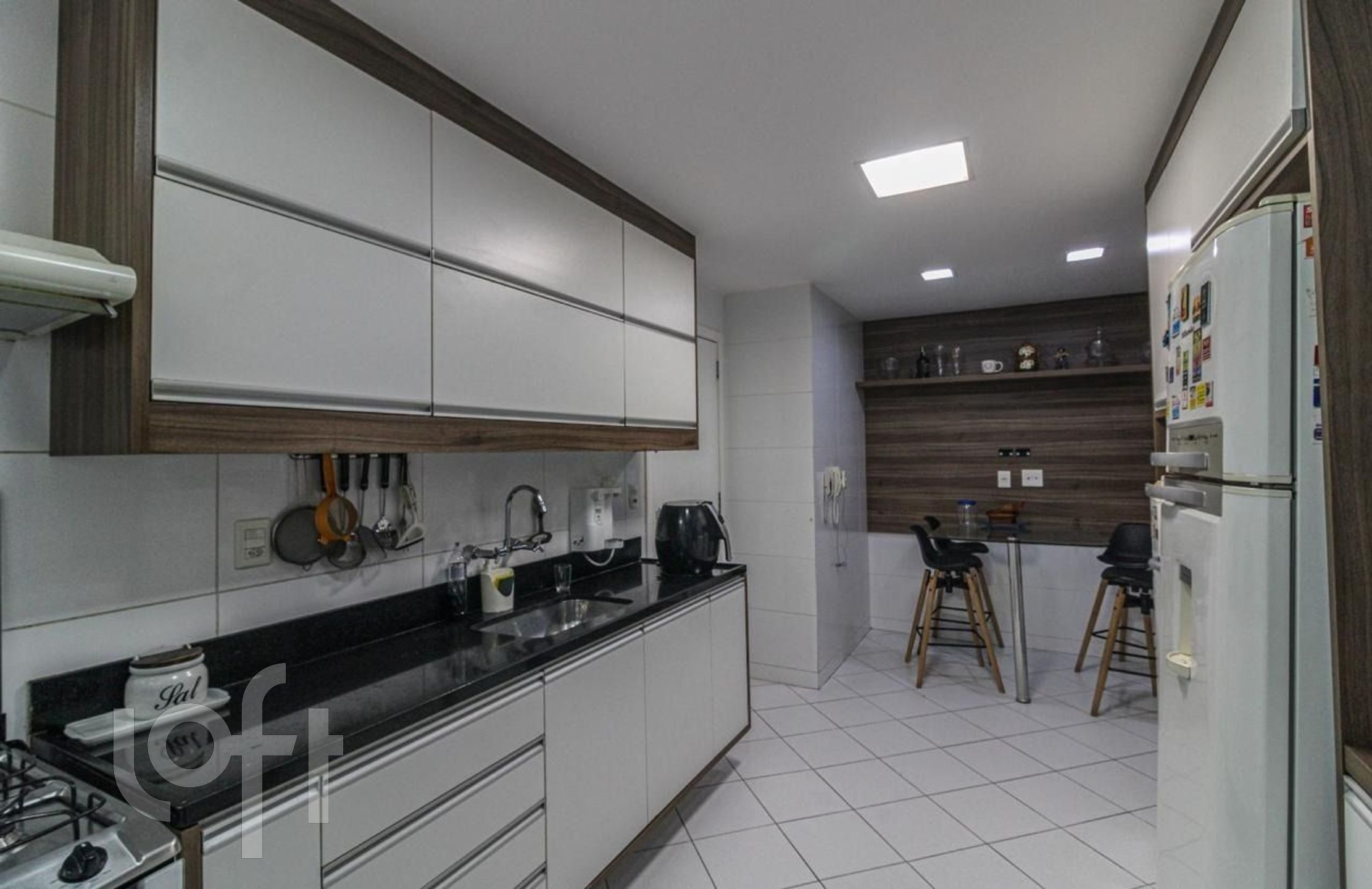 Apartamento à venda com 3 quartos, 195m² - Foto 7