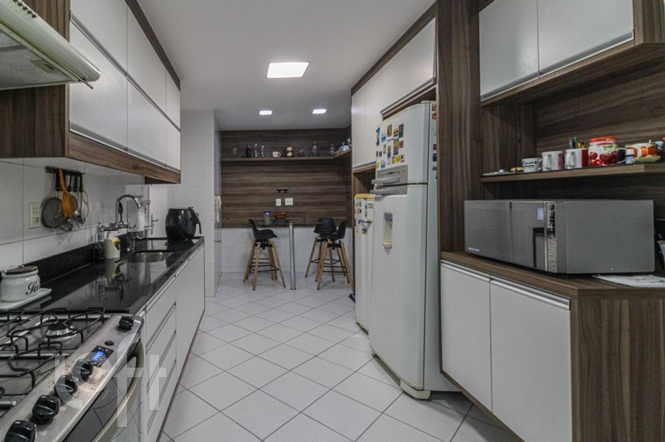 Apartamento à venda com 3 quartos, 195m² - Foto 18