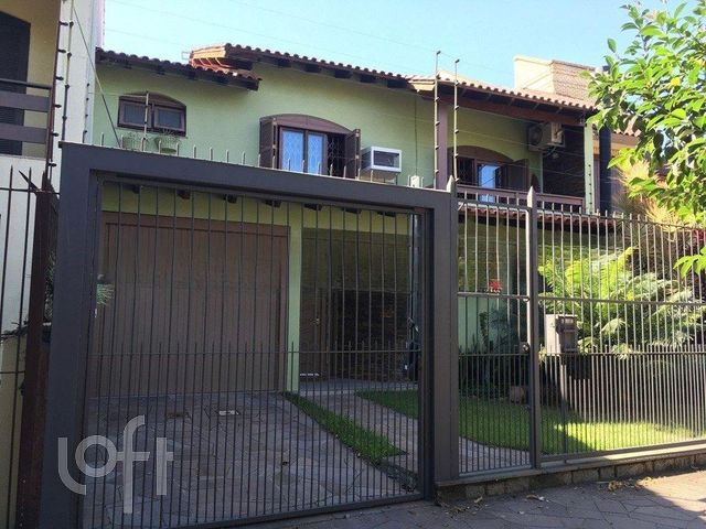 Casa com 271m², 4 dormitórios, 2 suítes, 3 vagas, Cristo Redentor em Porto Alegre