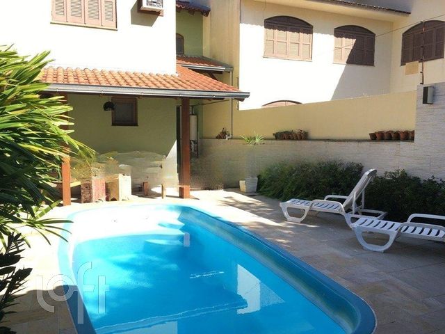 Casa com 271m², 4 dormitórios, 2 suítes, 3 vagas, Cristo Redentor em Porto Alegre