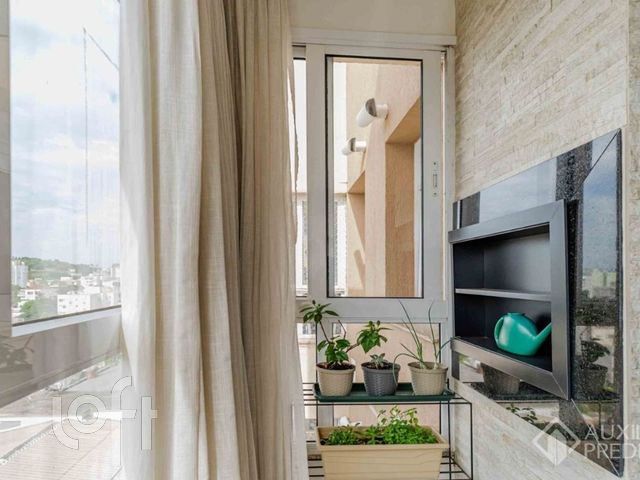 Apartamento com 84m², 3 dormitórios, 1 suíte, 2 vagas, Santana em Porto Alegre