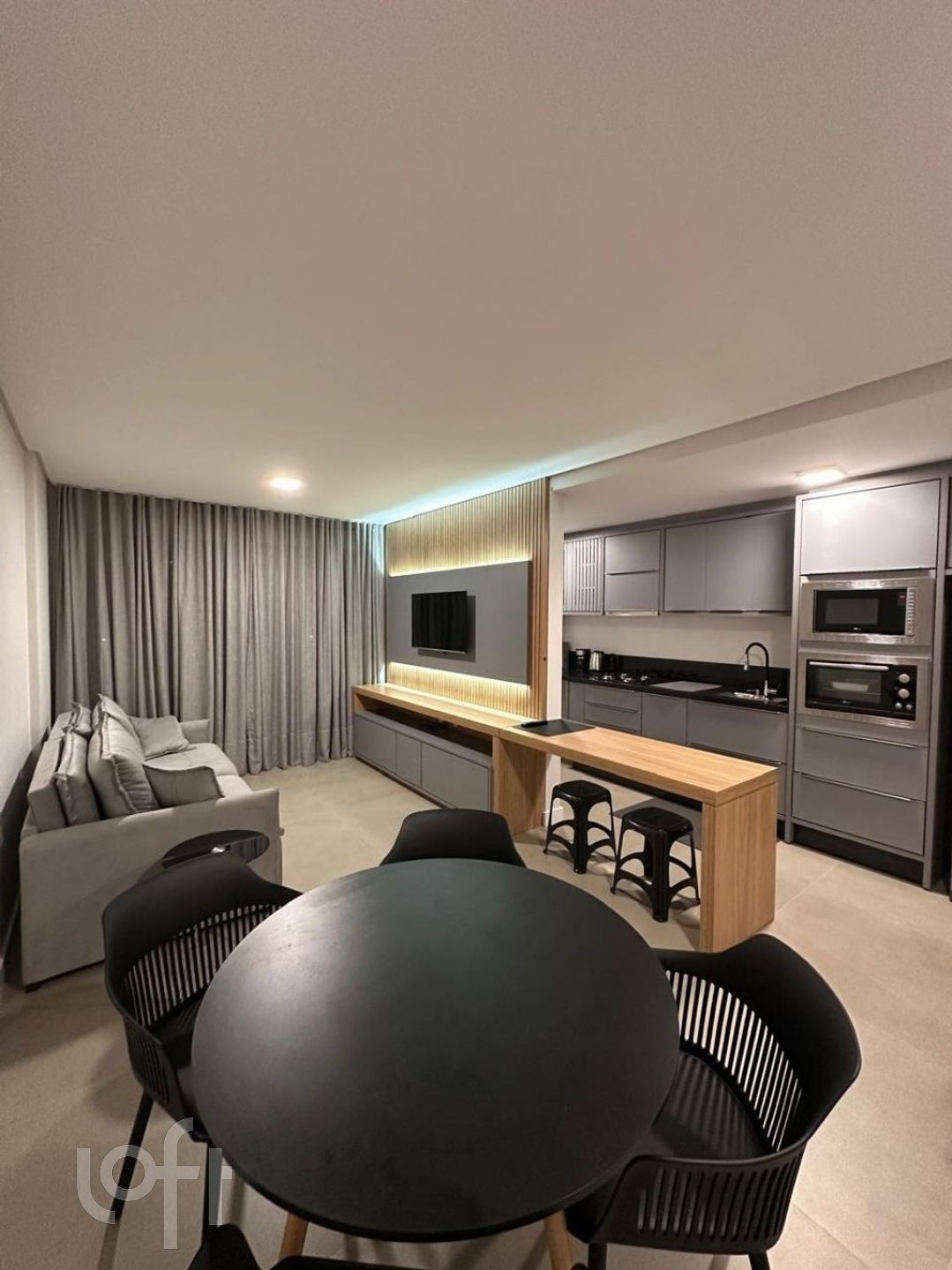 Apartamentos com 77m², 2 quartos, 2 suítes, no bairro Jurere Oeste em Florianópolis