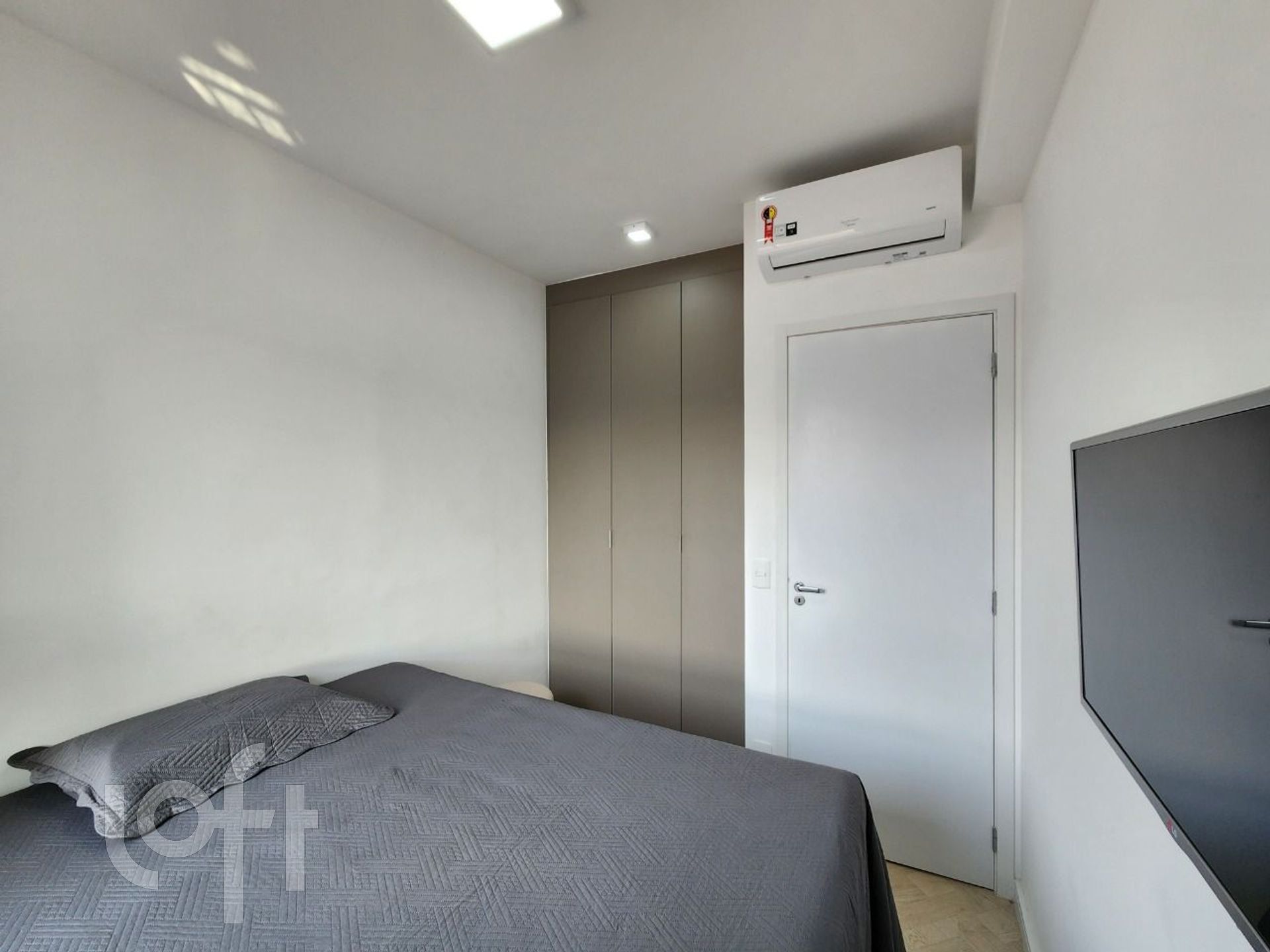 Apartamento à venda com 1 quarto, 35m² - Foto 13