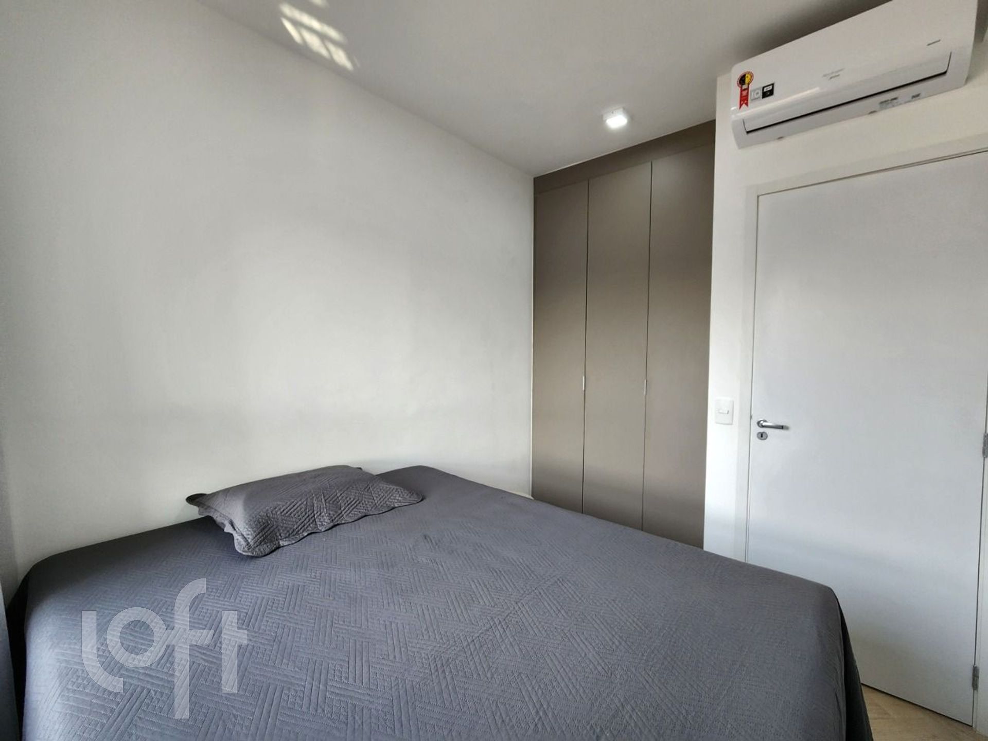 Apartamento à venda com 1 quarto, 35m² - Foto 11