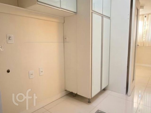 Apartamento com 48m², 2 dormitórios, 1 suíte, 1 vaga, Menino Deus em Porto Alegre