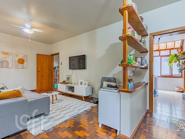 Casa com 403m², 6 dormitórios, 3 vagas, Rio Branco em Porto Alegre